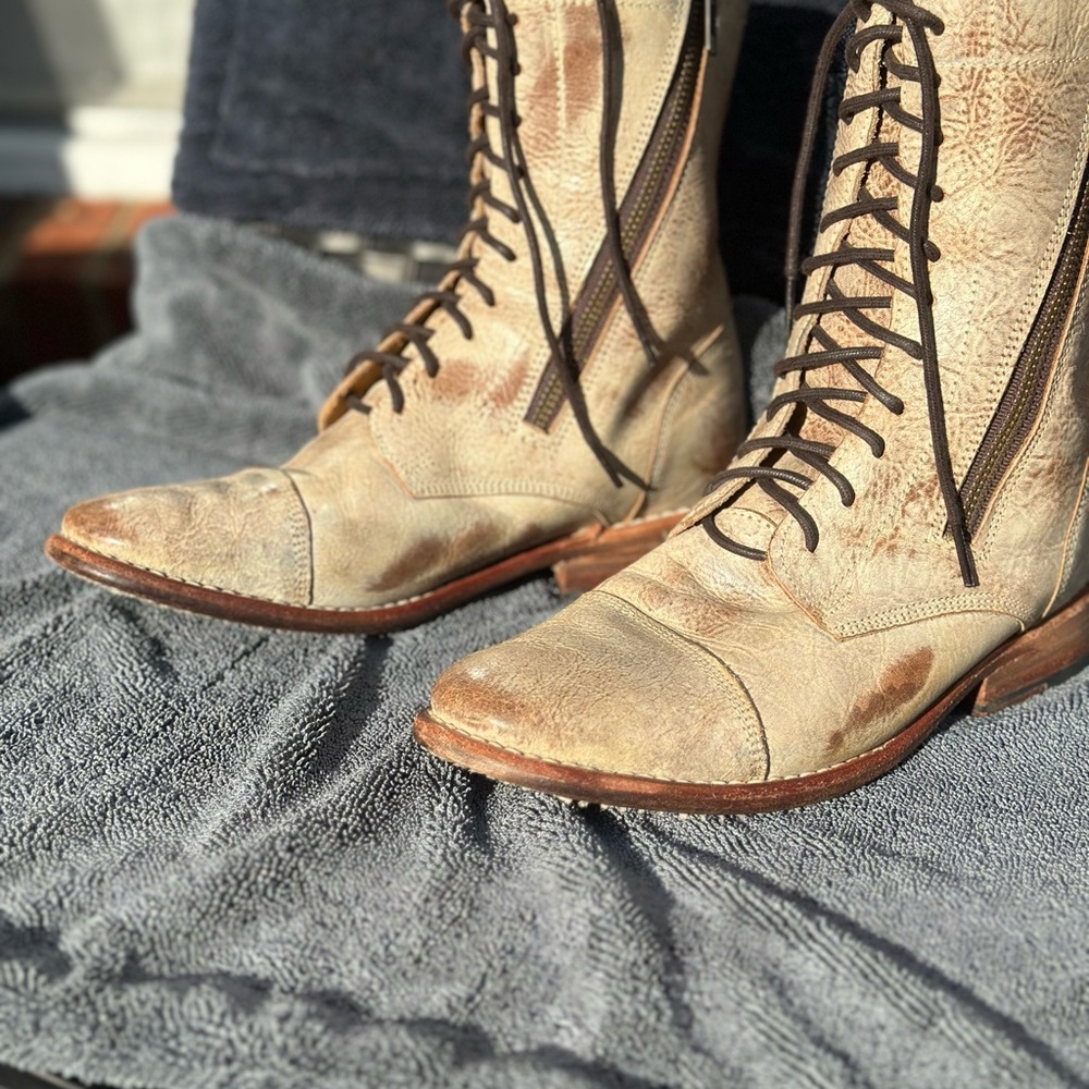 BED|STU Distressed Leather Lace-Up Boots
